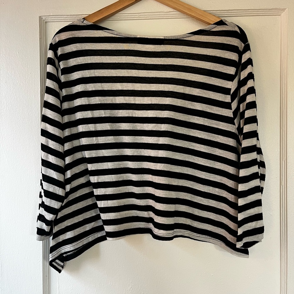 Derek Heart Black and White Striped Long Sleeve Crop Top - Picture 2 of 4